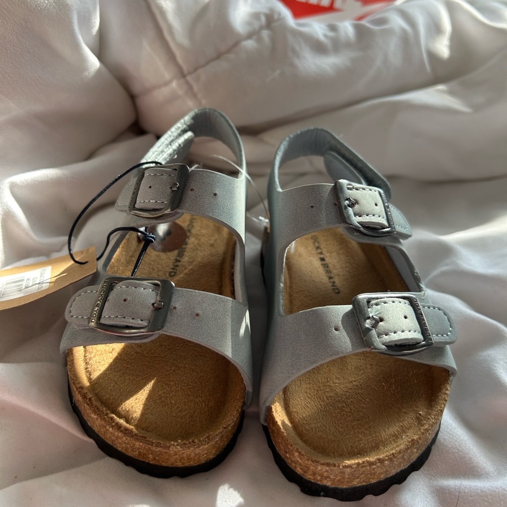 Lucky Brand Light Gray Kids Sandals